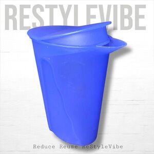 TUPPERWARE Size 1 Liter Pitcher Rocker Lid Slimline Impressions Collection Blue